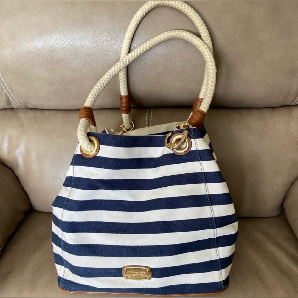 Michel Kors bag, Sz Large Really nice $48